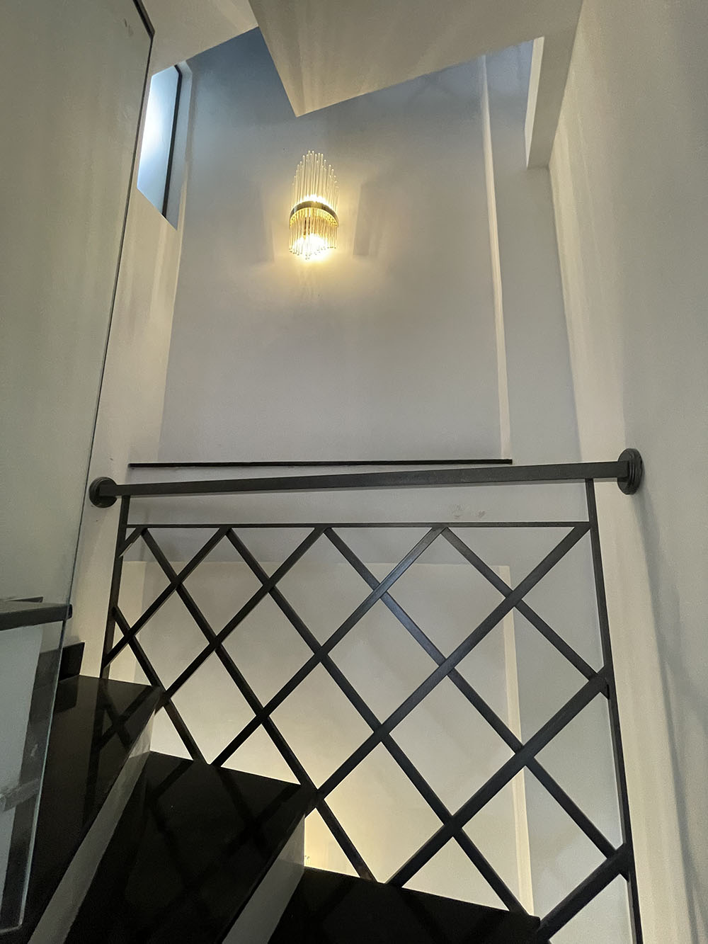 Bán nhà Lê Quang Định, Quận Bình Thạnh tuyệt phẩm 3 lầu t.kế Cổ Điển Ý, mới 100% cách LQĐịnh 15m
